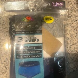 FRUIT OF THE LOOM signature tag free briefs Sz xl 18/20
